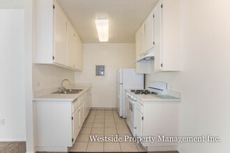 6253 Lankershim Blvd in Los Angeles, CA - Building Photo - Building Photo