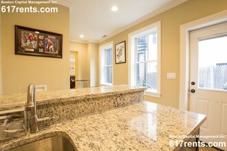 8 Gates St, Unit 1 in Boston, MA - Building Photo - Building Photo