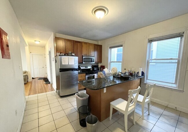 17 Sachem St, Unit 3