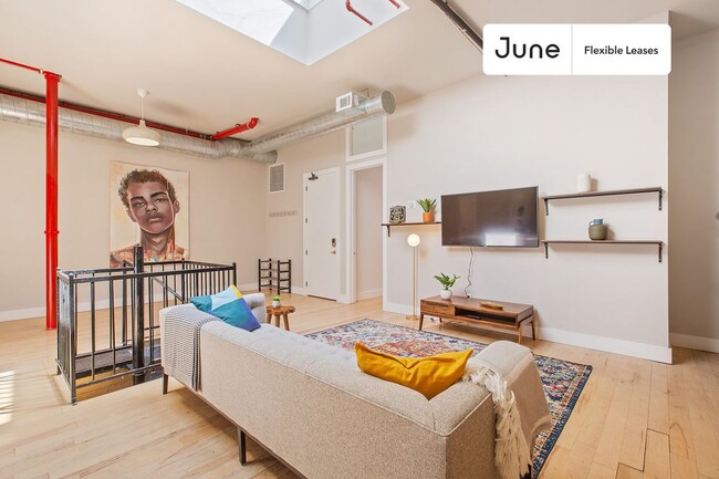 Prime Private ROOM in Williamsburg, Unit 5 in Brooklyn, NY - Foto de edificio - Building Photo