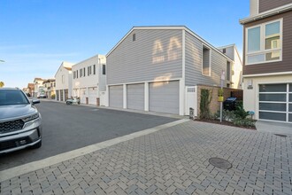 5408 Seashore Dr-Unit -B in Newport Beach, CA - Building Photo - Building Photo