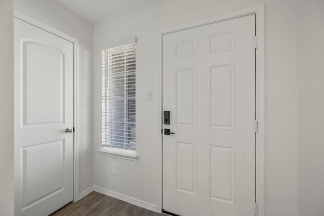 property at 5402 Auburn Gardens Ct