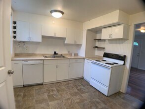 7315 SE 46th Ave in Portland, OR - Building Photo - Building Photo