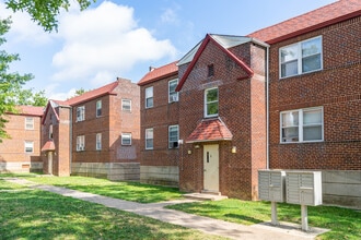 Lawndale Apartments in Philadelphia, PA - Foto de edificio - Building Photo