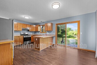 303 S Saginaw St in Lapeer, MI - Building Photo - Building Photo