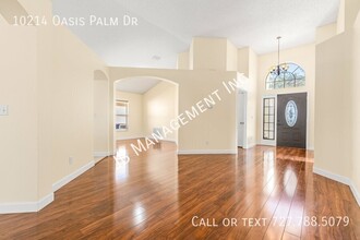 10214 Oasis Palm Dr in Tampa, FL - Building Photo - Building Photo