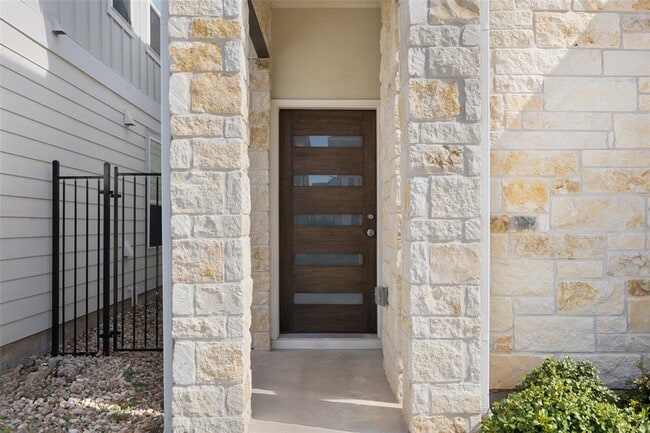 1012 Legend Milton Ln in Austin, TX - Building Photo - Building Photo