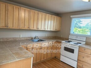 4505 S 4th Ave in Everett, WA - Building Photo - Building Photo