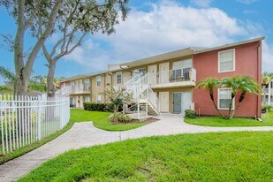 202 Lake Parsons Green in Brandon, FL - Building Photo