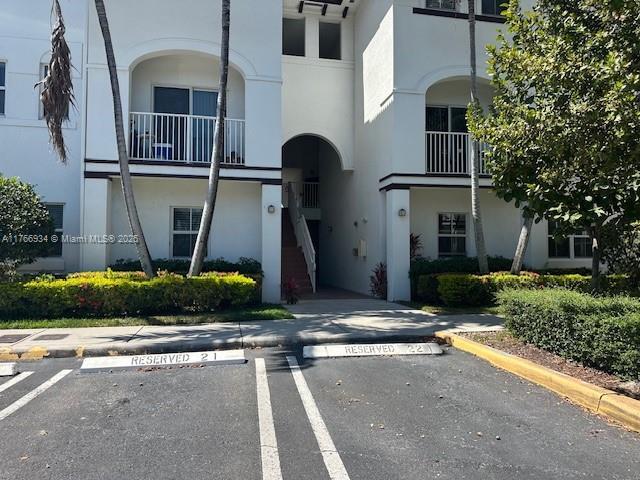 8960 NW 97th Ave, Unit 204 in Doral, FL - Foto de edificio - Building Photo