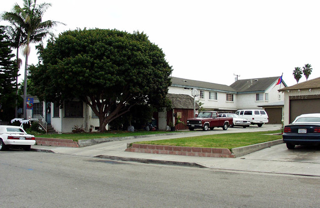 7832 Newman Ave in Huntington Beach, CA - Building Photo - Other