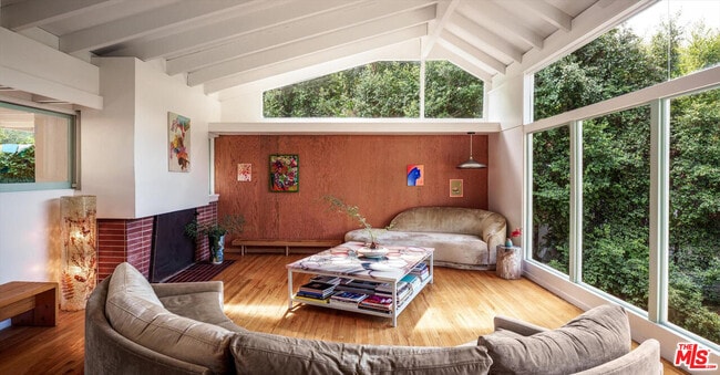 2764 Outpost Dr in Los Angeles, CA - Building Photo - Building Photo