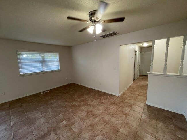 5104 Creekwood Terrace in Oklahoma City, OK - Building Photo - Building Photo