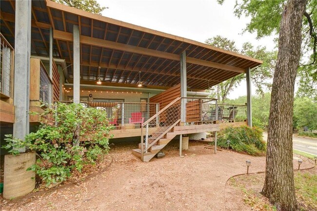 property at 1212 Castle Hill St