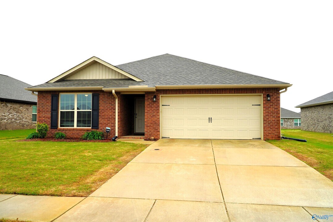113 Cedar Elm Wy in Hazel Green, AL - Building Photo