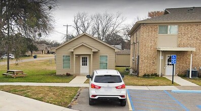 108 Godley Ave in Godley, TX - Building Photo - Building Photo