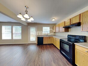 8349 Sansa St in Indianapolis, IN - Foto de edificio - Building Photo