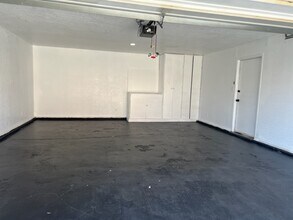 11315 Louise Ave in Lynwood, CA - Building Photo - Building Photo