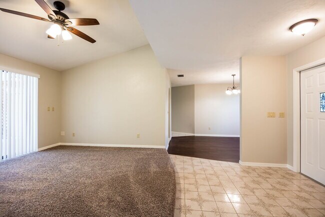 1432 SE 17th Terrace in Cape Coral, FL - Foto de edificio - Building Photo