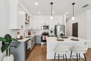 Encanto Isla | Townhomes for Rent in Kissimmee, FL - Building Photo