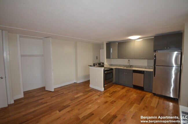 119 Trapelo Rd, Unit 33 in Belmont, MA - Foto de edificio - Building Photo