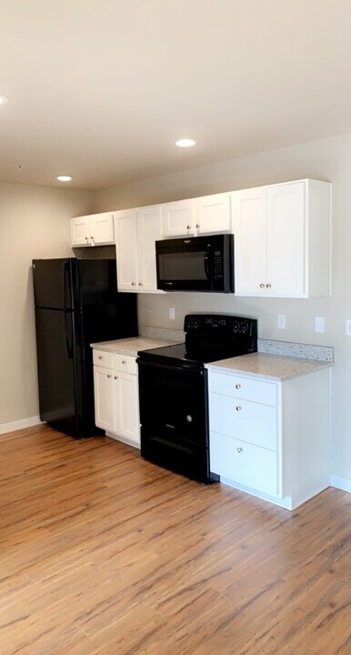 2007 Aaron Dr in Lynden, WA - Building Photo