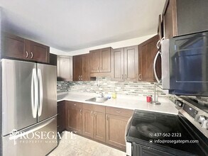 308 Conway Dr in London, ON - Building Photo - Building Photo