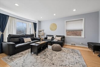 5224 N Virginia Ave in Chicago, IL - Building Photo - Building Photo