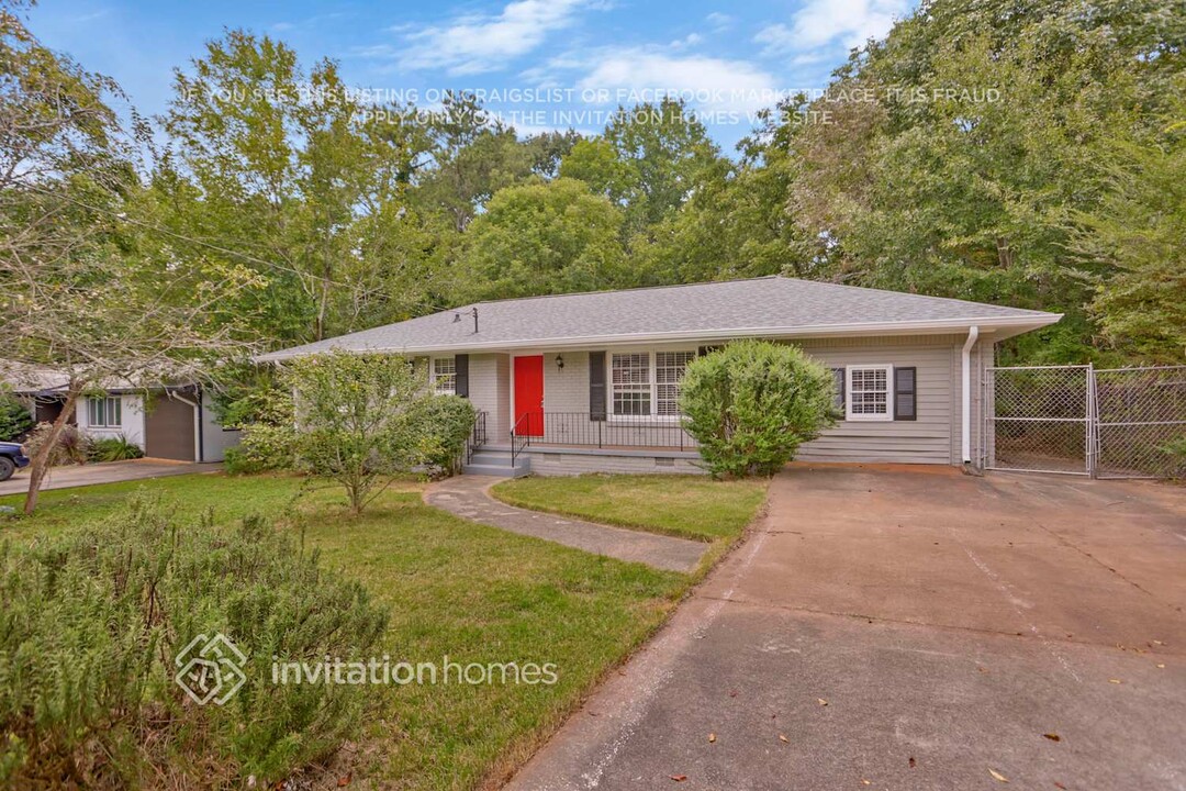 3245 Tulip Dr in Decatur, GA - Building Photo