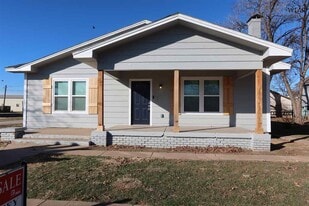 707 N Foley St in Seymour, TX - Building Photo