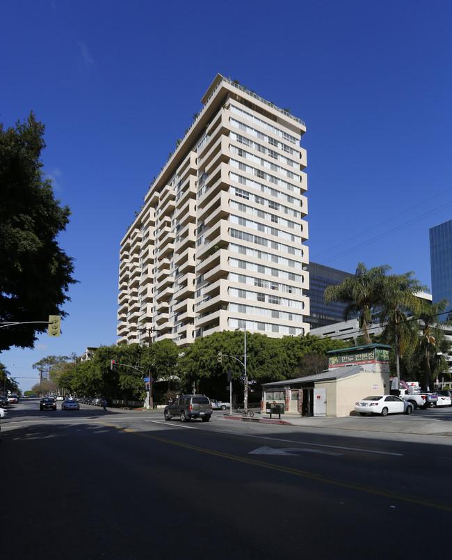 Ambassador Towers in Los Angeles, CA - Building Photo - Building Photo