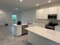 6073 Blissful St in Clermont, FL - Foto de edificio - Building Photo