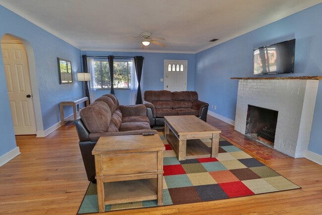 2580 38th Ave N in St. Petersburg, FL - Building Photo - Building Photo