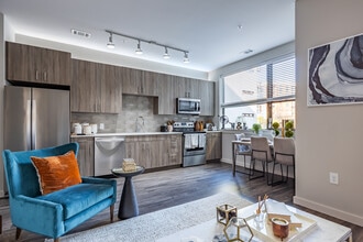 North and Line Apartments in Atlanta, GA - Foto de edificio - Interior Photo