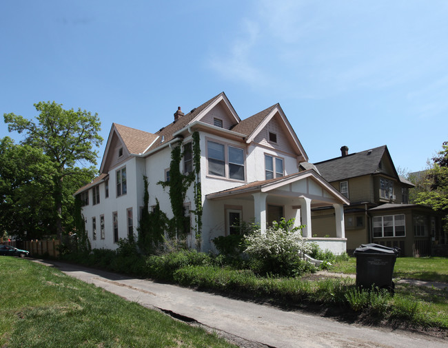 1317 6th St SE in Minneapolis, MN - Foto de edificio - Building Photo