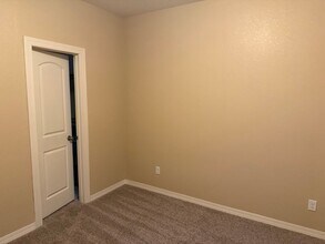 416 Quiet Pr Dr in Horizon City, TX - Foto de edificio - Building Photo