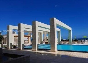 101 S Fort Lauderdale Beach Blvd in Fort Lauderdale, FL - Foto de edificio - Building Photo