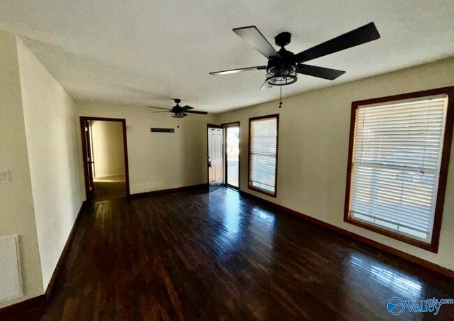 412 Pearl St SW in Hartselle, AL - Building Photo - Building Photo