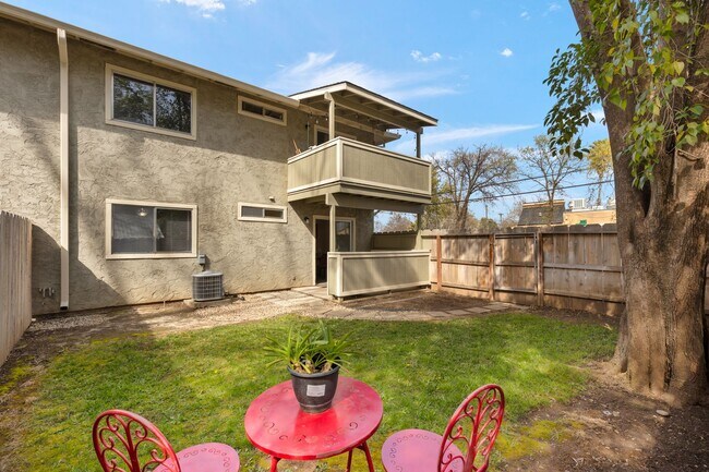 569 E 7th Ave in Chico, CA - Building Photo - Building Photo