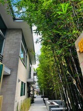 717 Highland Ave in Los Angeles, CA - Building Photo - Building Photo