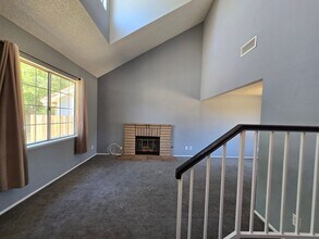 39418 Southcliff Way in Palmdale, CA - Building Photo - Building Photo