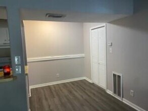 770 Memorial Mews St-Unit -D in Houston, TX - Foto de edificio - Building Photo