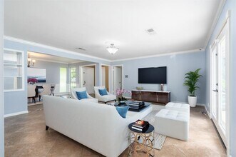 9423 Highmeadow Dr in Houston, TX - Building Photo - Building Photo