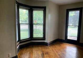 830 Bowery St in Iowa City, IA - Building Photo - Building Photo
