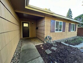 2170 McGregor Dr in Rancho Cordova, CA - Building Photo - Building Photo