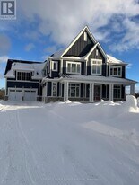 3 Aldwinckle Ave. in Oro-Medonte, ON - Building Photo