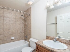 10727 NW 65 Way in Alachua, FL - Building Photo - Building Photo