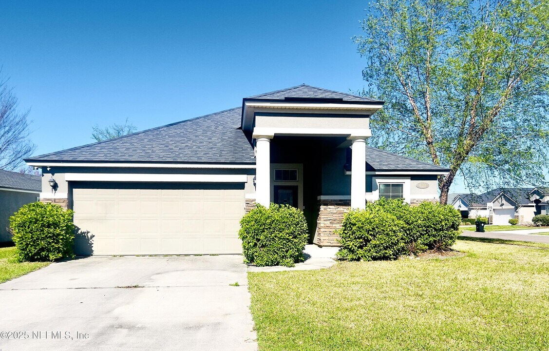 630 Glendale Ln in Orange Park, FL - Building Photo