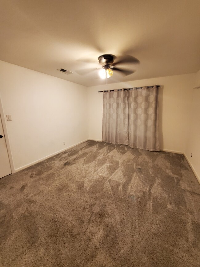 property at 916 Country Club Ln