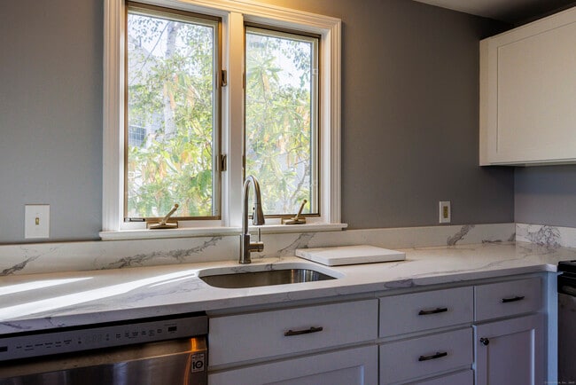 20 River Colony in Guilford, CT - Building Photo - Building Photo